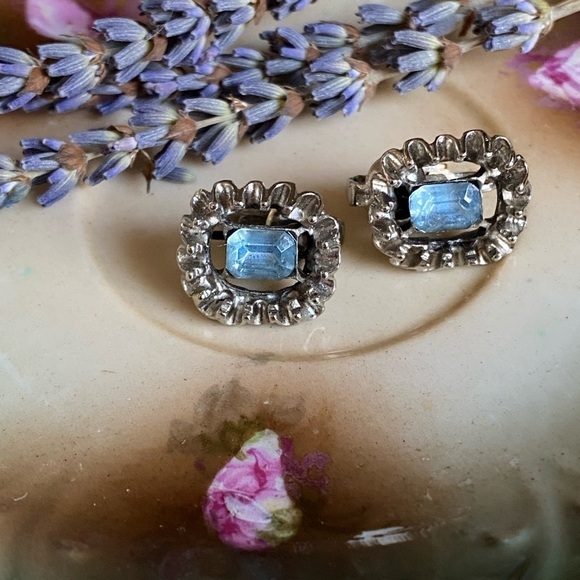 Vintage Weiss clip on earrings - Picture 1 of 16